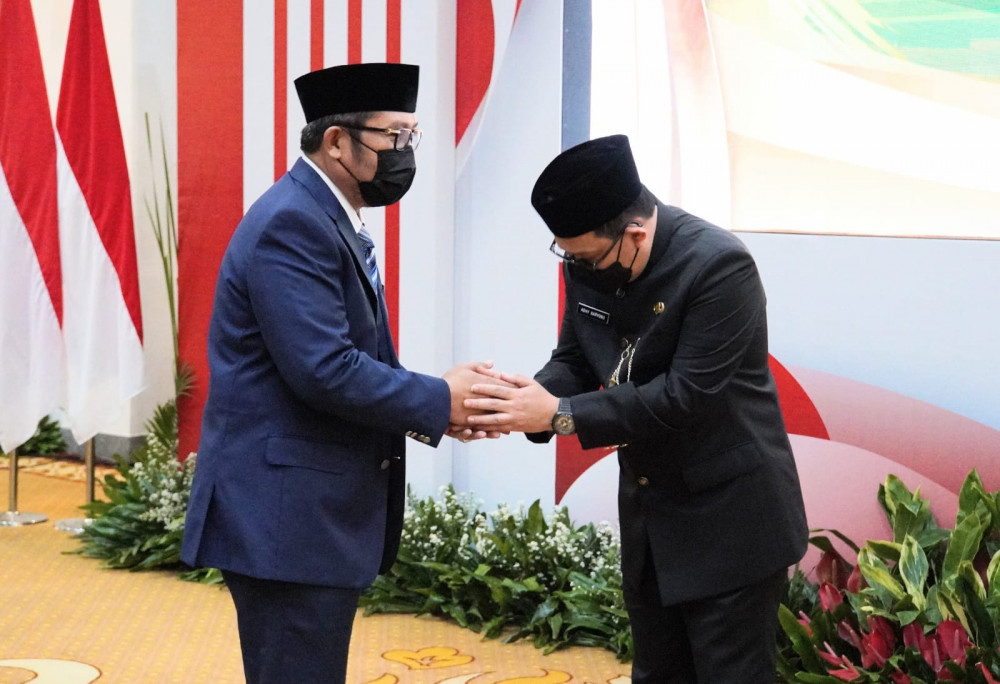 Ini akhir dari proses yang panjang, ASN harus patuh dan loyal, yang gak nurut minggir
